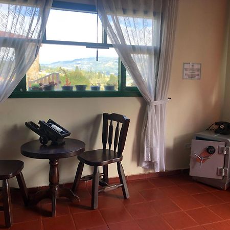 Hotel Cabanas San Cayetano Paipa Bagian luar foto
