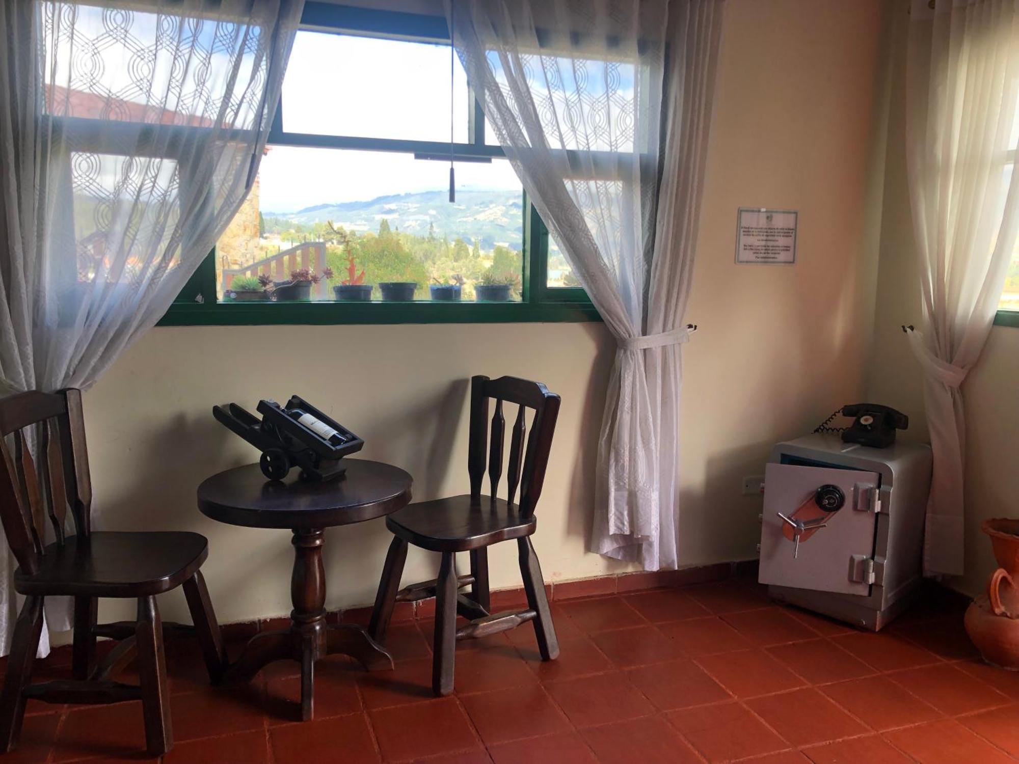 Hotel Cabanas San Cayetano Paipa Bagian luar foto