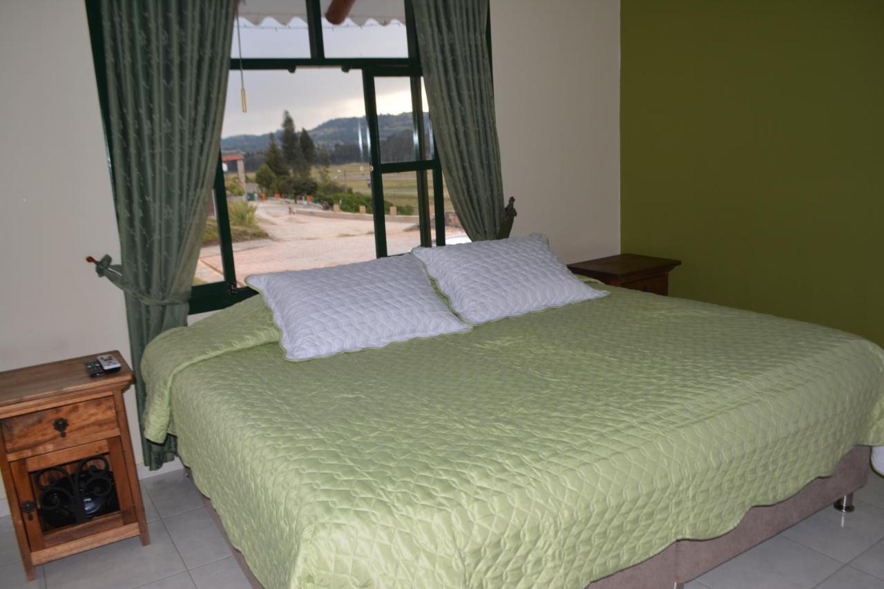 Hotel Cabanas San Cayetano Paipa Bagian luar foto