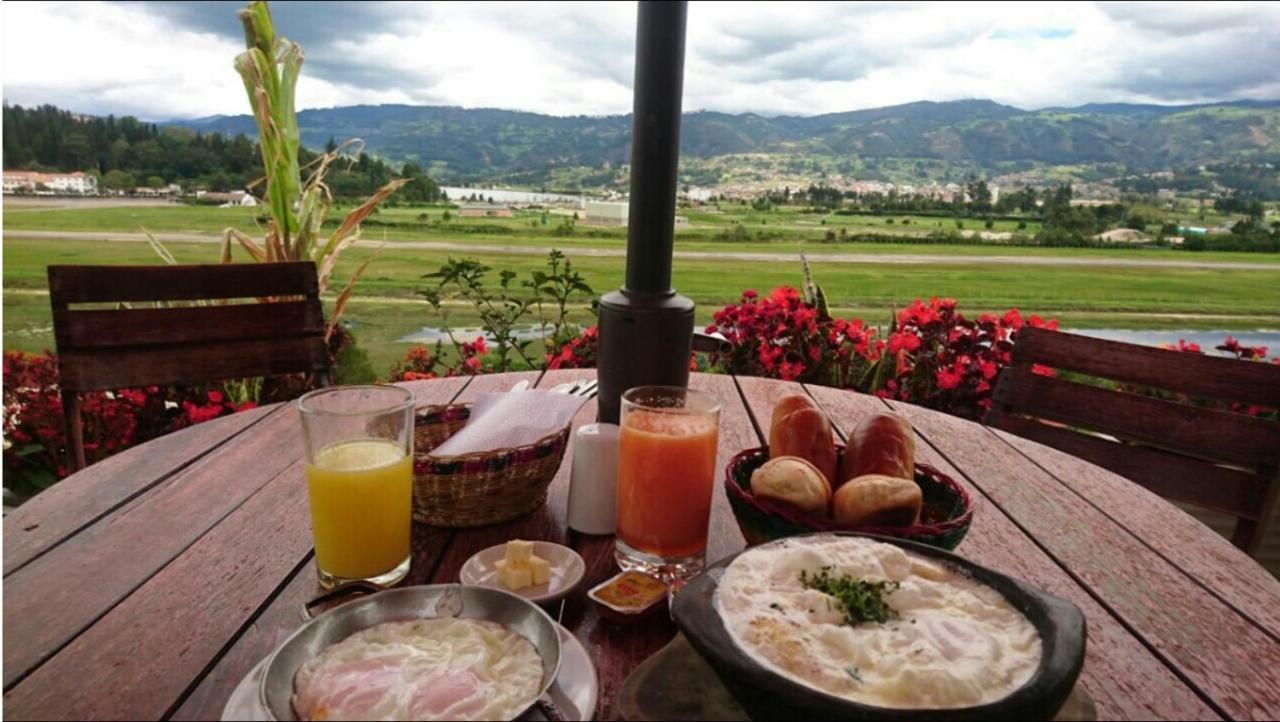 Hotel Cabanas San Cayetano Paipa Bagian luar foto