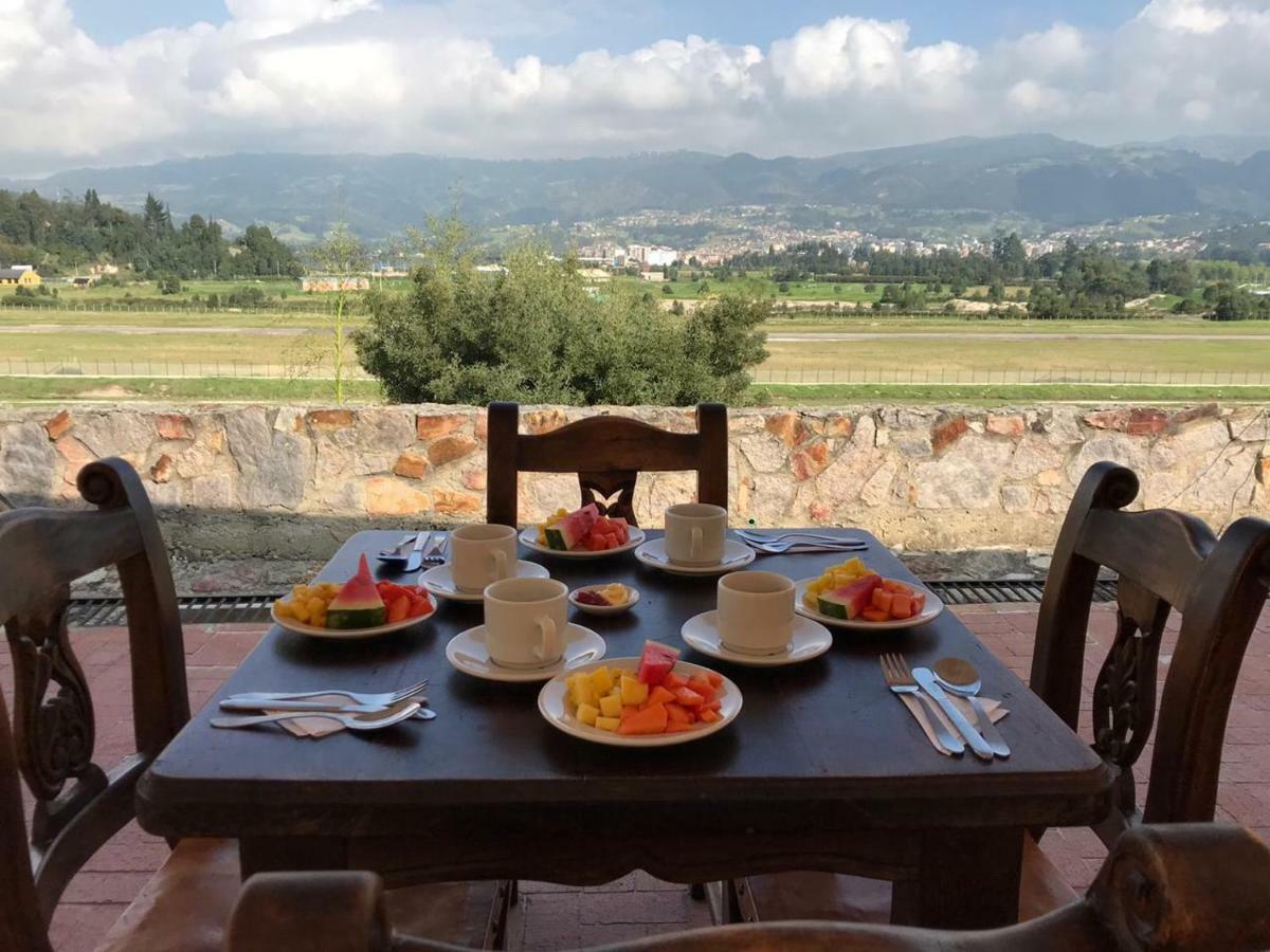 Hotel Cabanas San Cayetano Paipa Bagian luar foto