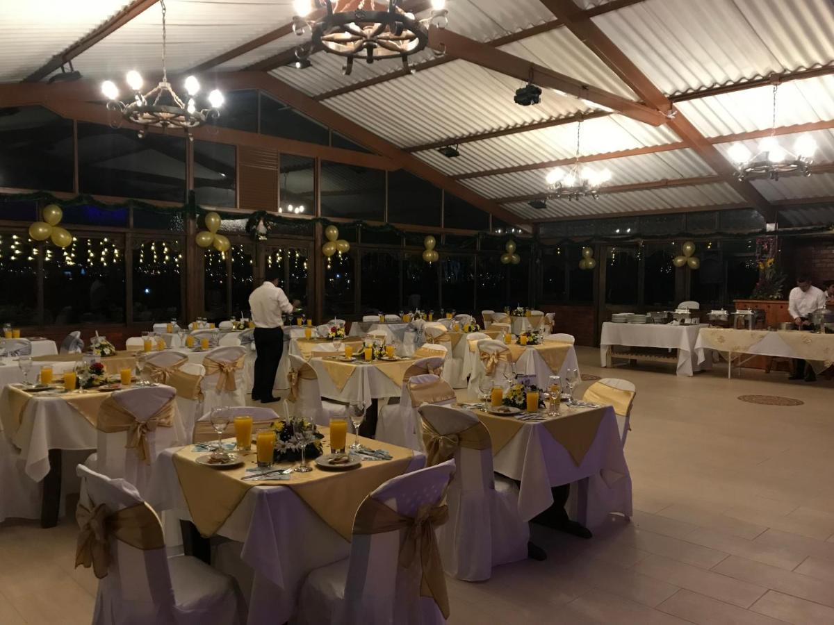 Hotel Cabanas San Cayetano Paipa Bagian luar foto